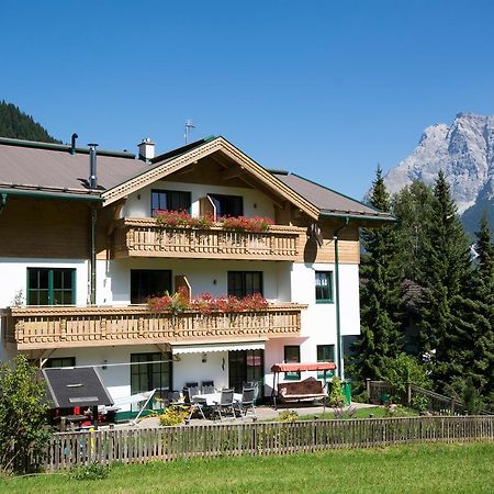 Haus Gipfelblick Apartment Lermoos Luaran gambar